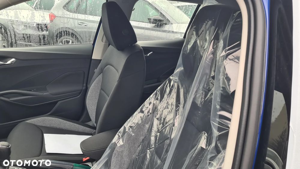 Skoda Fabia 1.0 Essence - 10