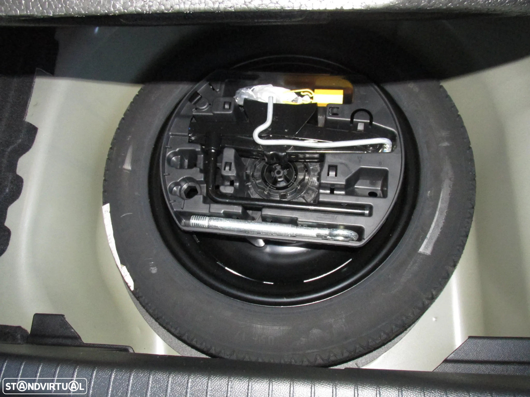 Peugeot 208 1.2 PureTech Active Pack - 37