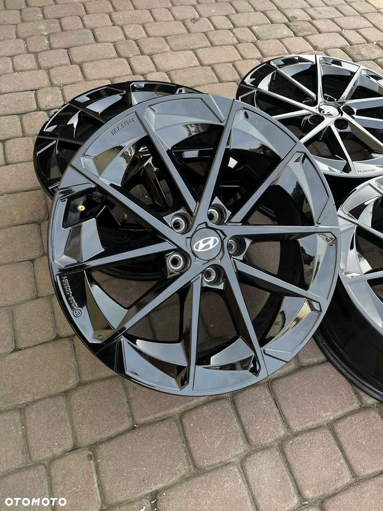 Oryginalne alufelgi Hyundai 5x114,3 19 CZUJNIKI Tucson IONIQ 5 CZARNE - 2