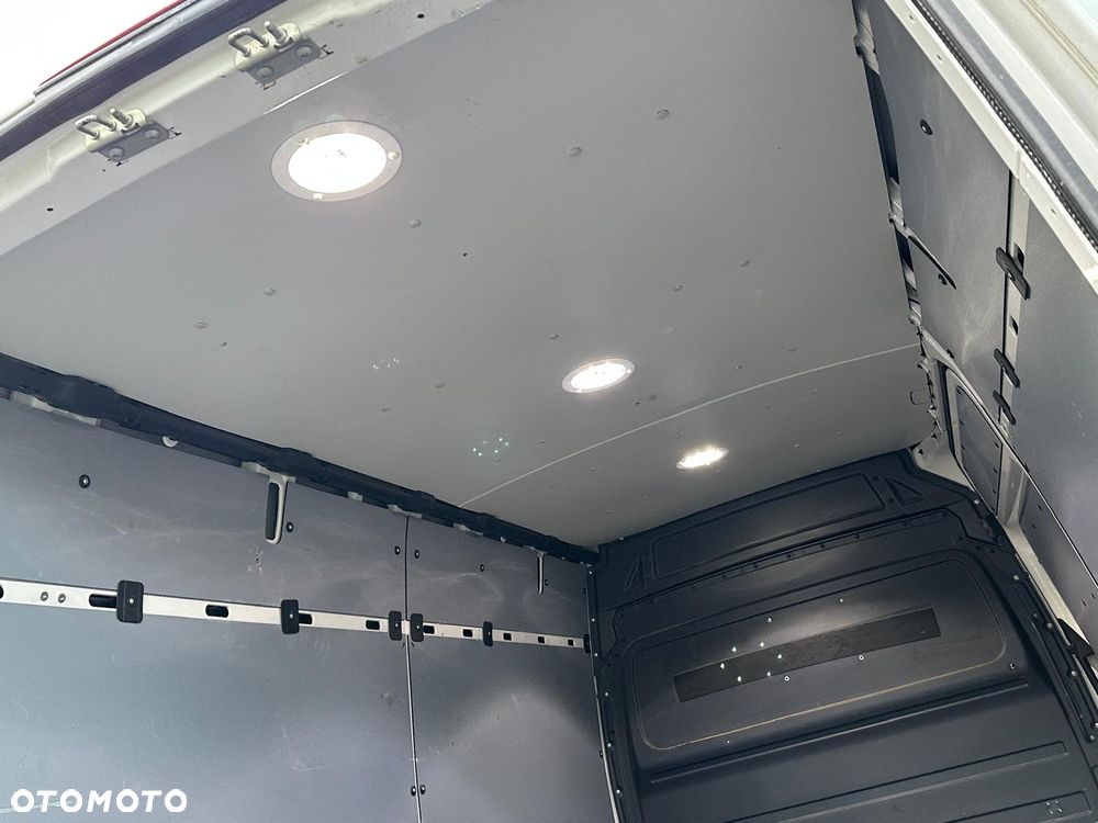 Volkswagen Crafter - 21