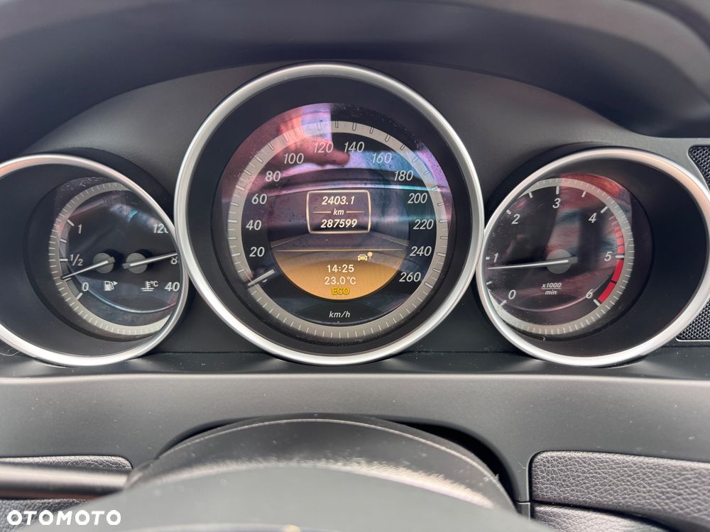 Mercedes-Benz Klasa C 220 CDI DPF Elegance - 26