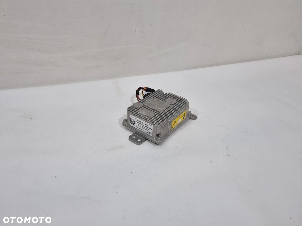 MERCEDES W213 MODUŁ KONWERTER NAPIĘCIA A0008271105 - 1