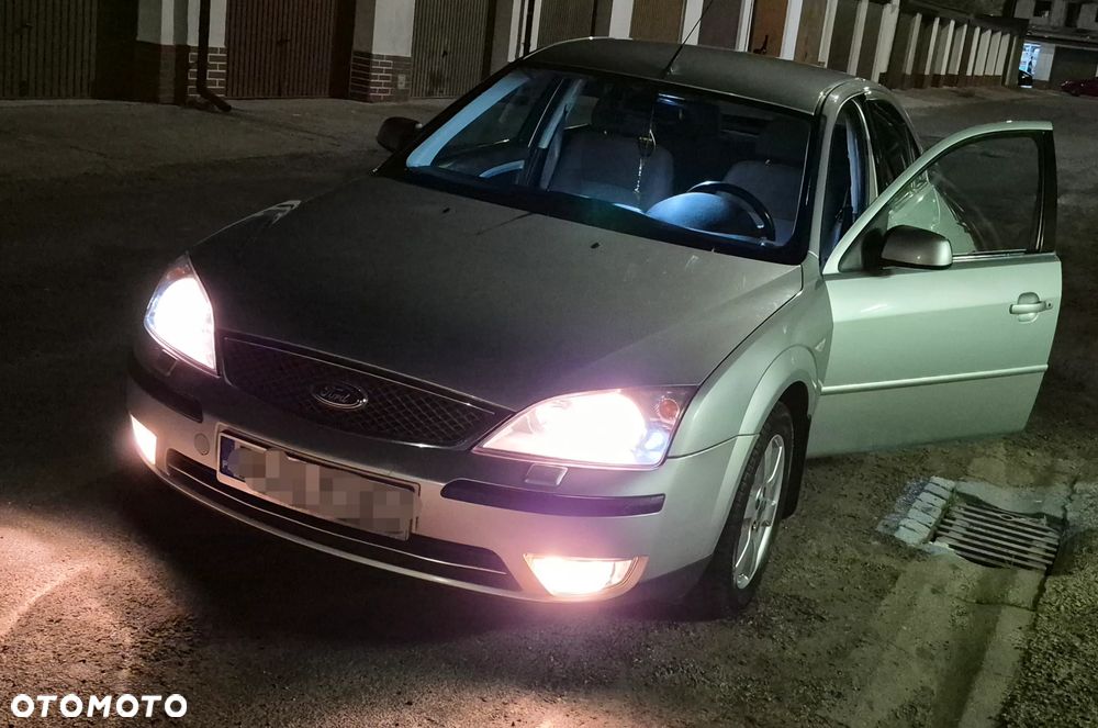 Ford Mondeo 1.8 Silver X - 24