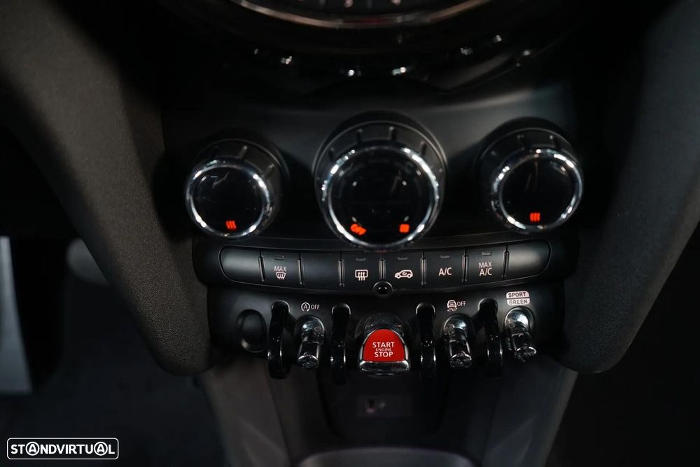 MINI 5 Portas Cooper Auto - 31