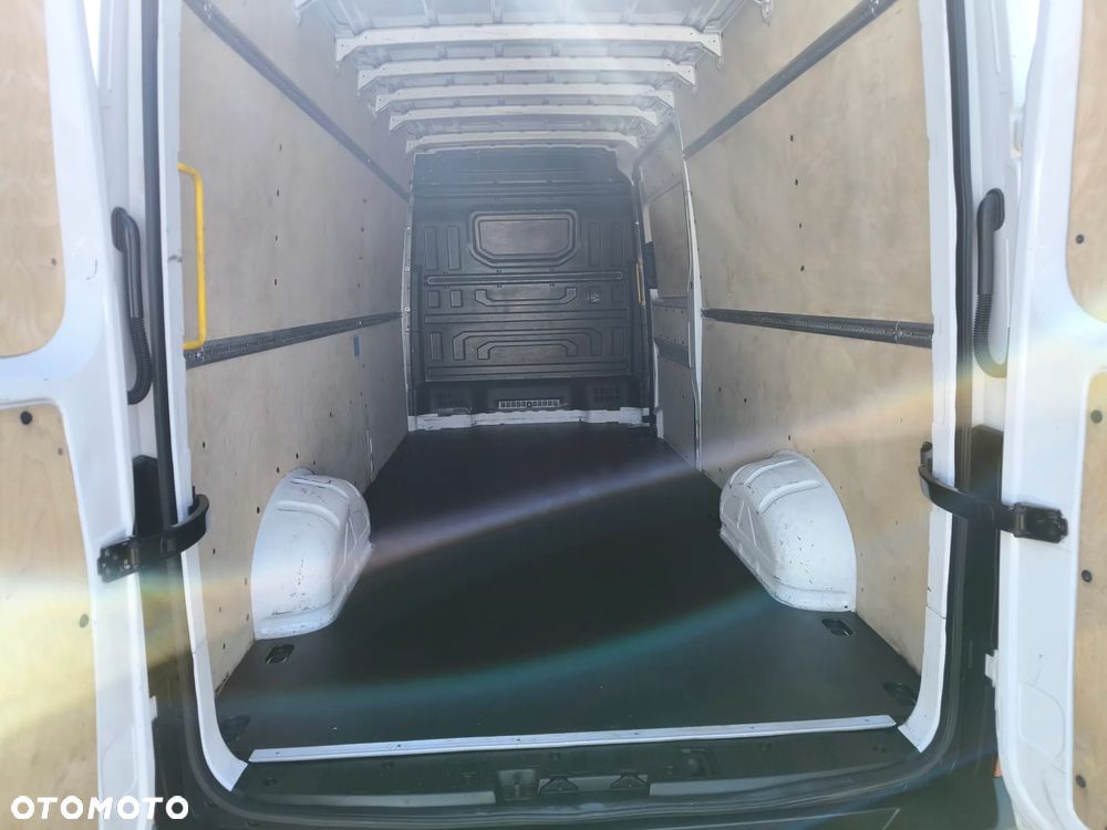 Volkswagen Crafter - 12