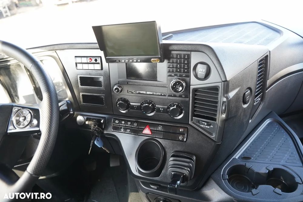 Mercedes-Benz AROCS 3336 / 6x4 / BASCULABILĂ PE 3 PĂRȚI - 5,2 M / 2x OBOANE LATERALE CU ACȚIONARE HIDRAULICĂ / CUTIE DE VITEZE AUTOMATĂ / EURO 6 - 33