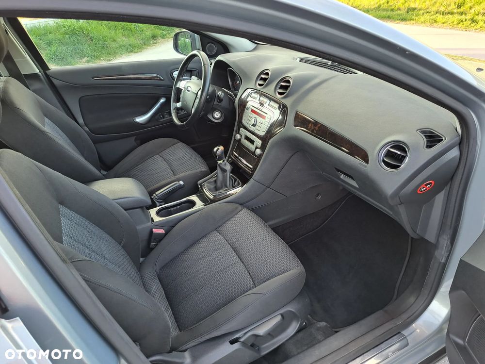 Ford Mondeo 1.8 Titanium X - 12