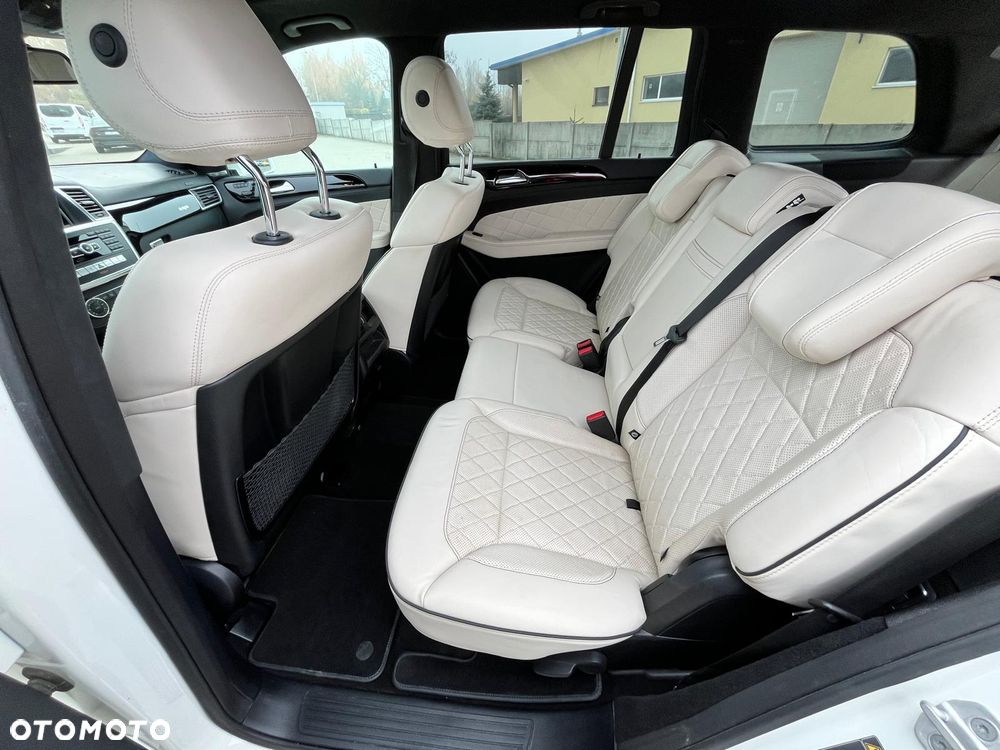 Mercedes-Benz GL 400 4Matic 7G-TRONIC - 24
