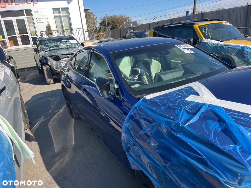 Lexus ES 300h F Sport - 18