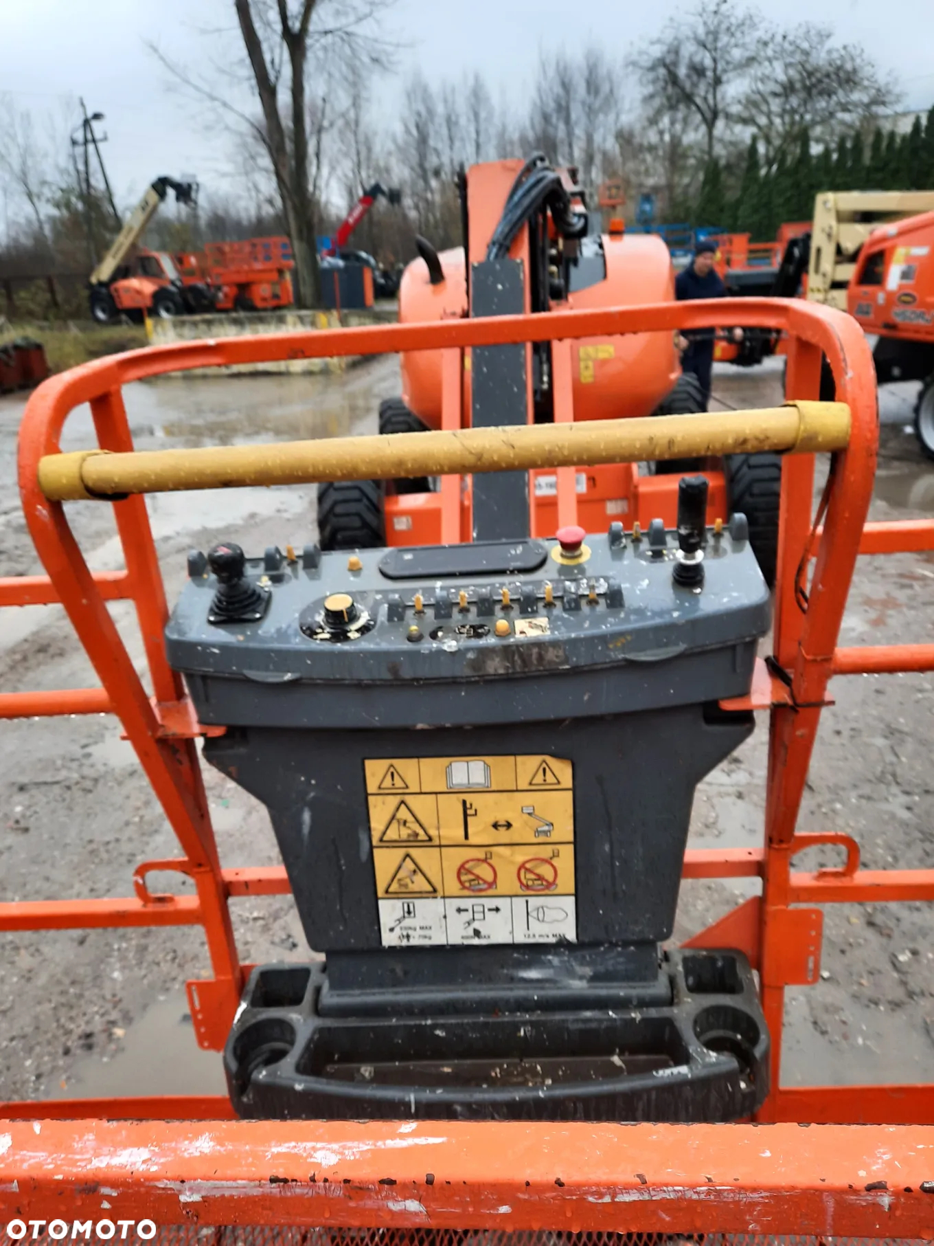 JLG 600AJ - 9