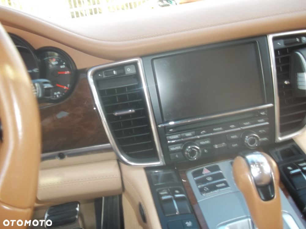 Porsche Panamera 4S - 19