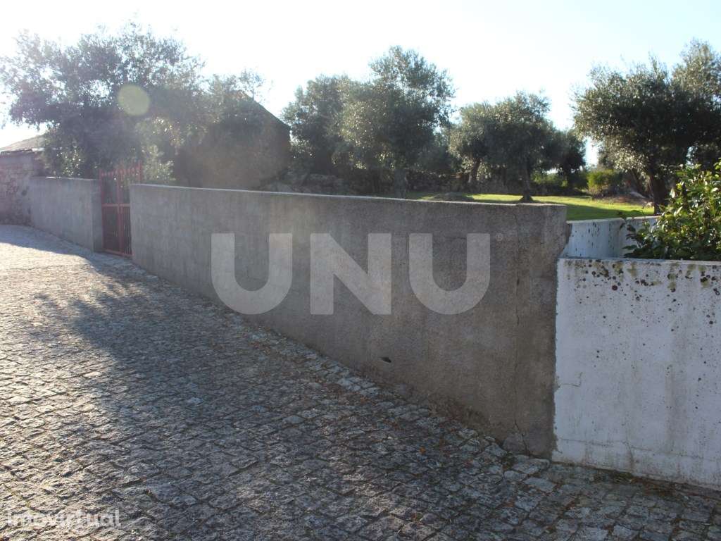 Terreno Urbano com 850m2 de área - Grande imagem: 2/12