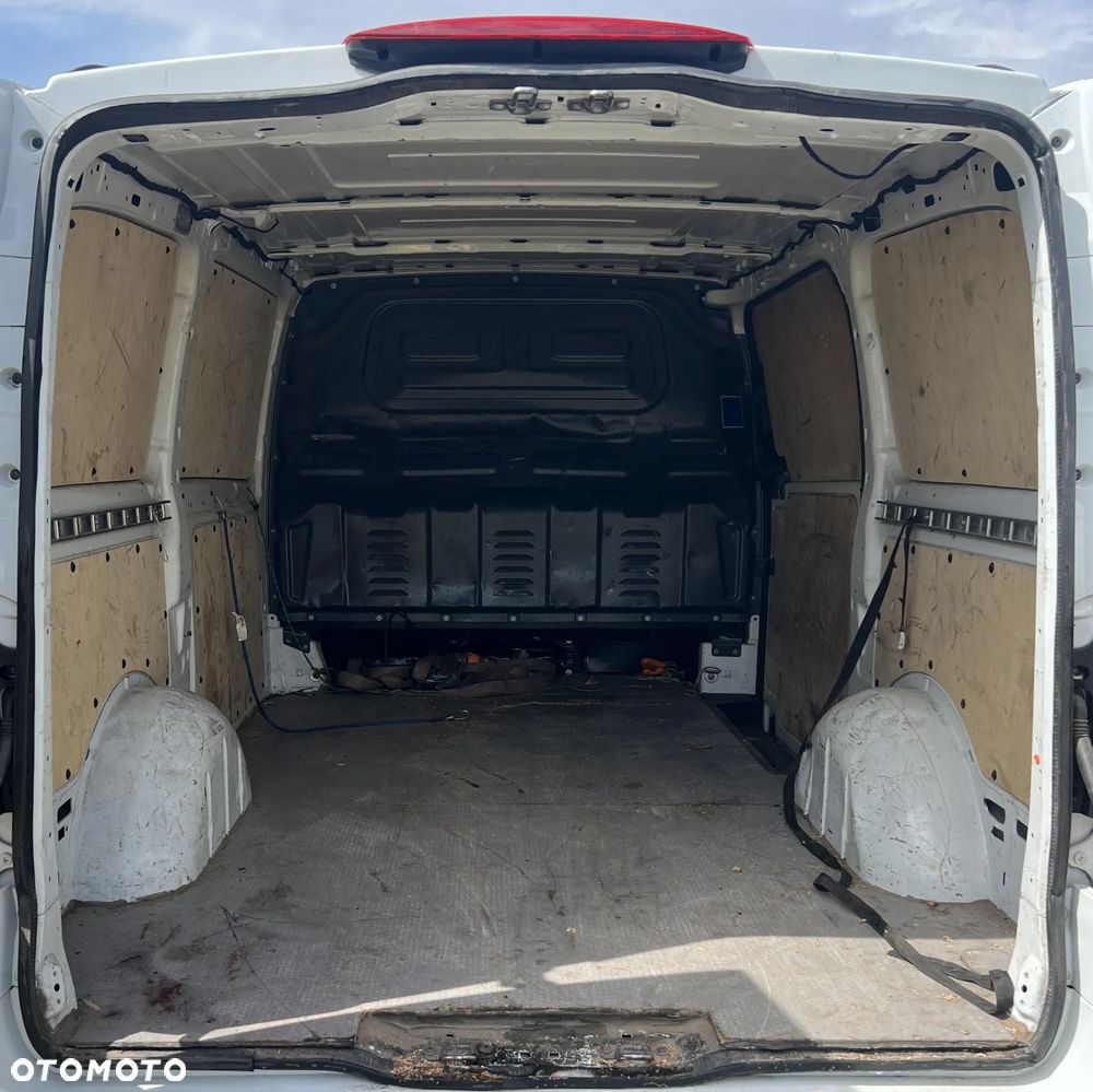 Mercedes-Benz VITO - 10