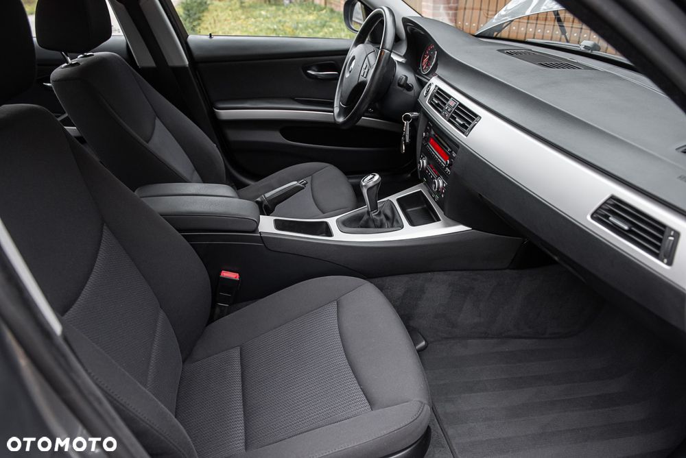 BMW Seria 3 - 26