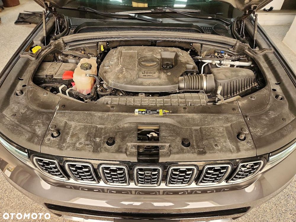 Jeep Grand Cherokee - 12