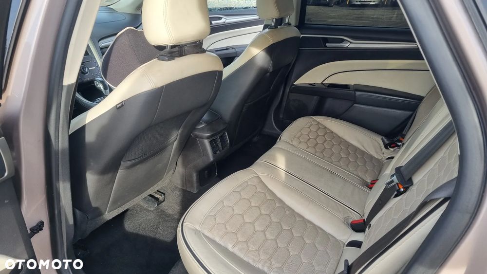 Ford Mondeo 2.0 Start-Stopp CVT Vignale - 32