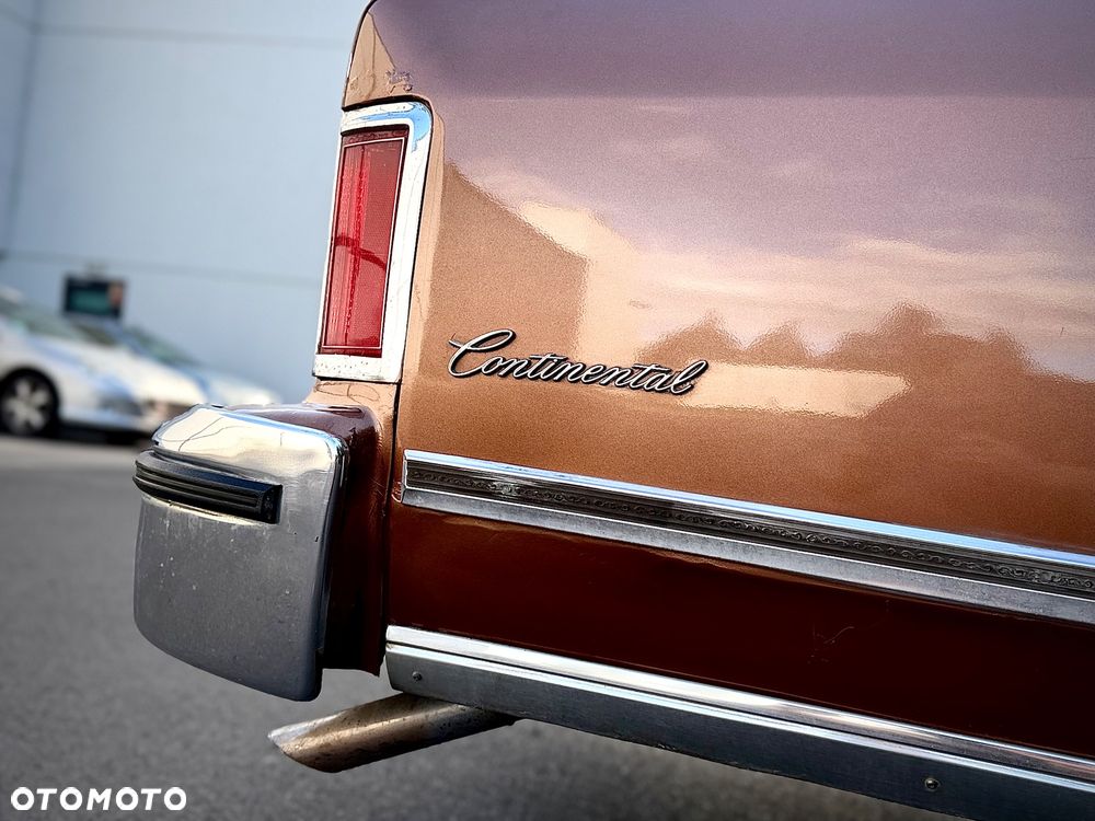 Lincoln Continental - 23