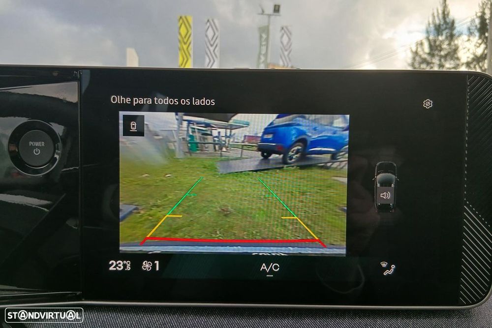 Renault 4 E-Tech 52 kWh Techno Autonomia Conforto - 9