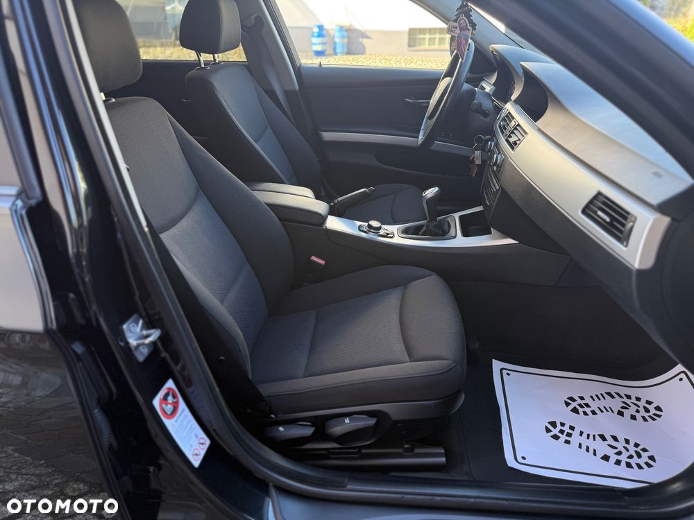 BMW Seria 3 - 34
