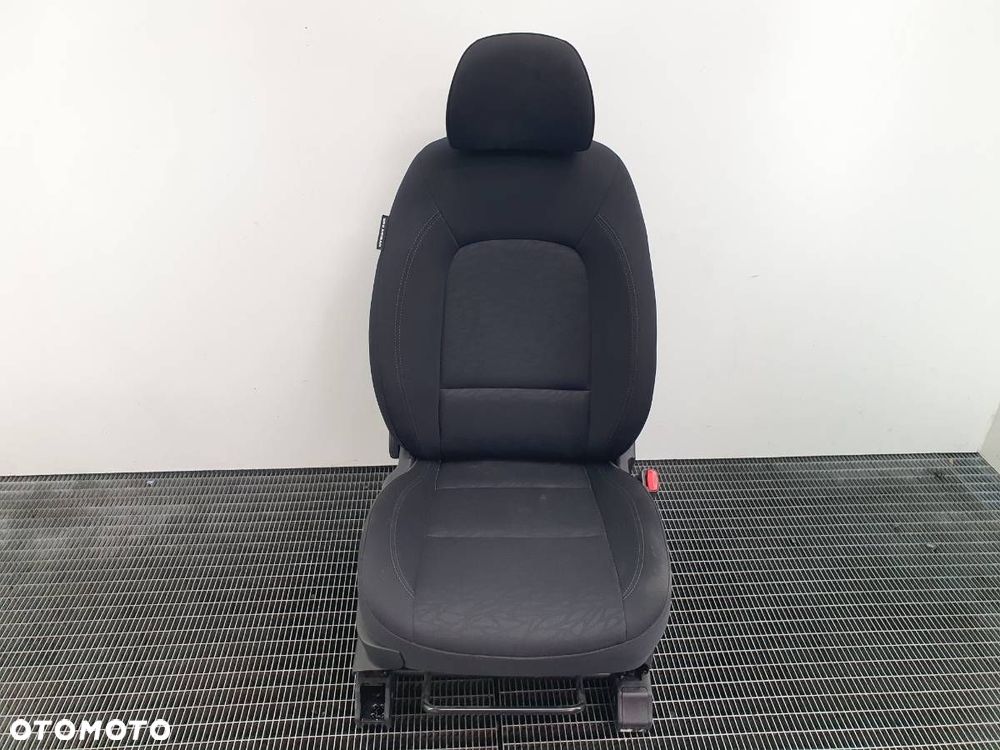 FOTEL PRZÓD PRZEDNI PRAWY PASAŻERA HYUNDAI IX20 LIFT EU - 1