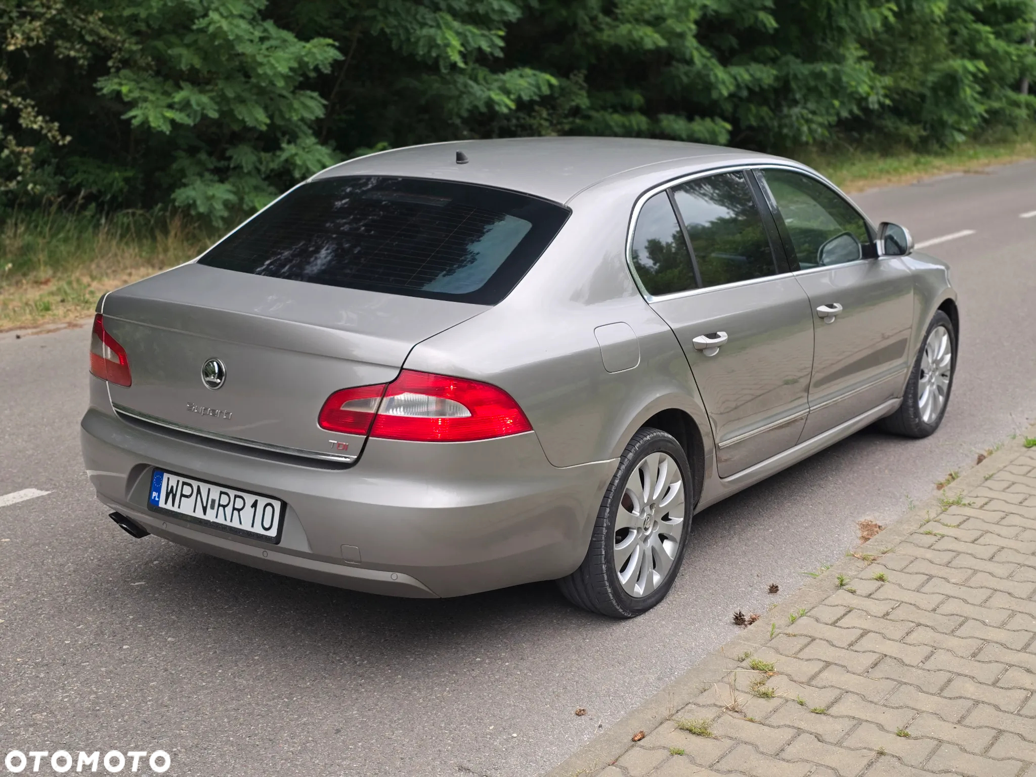 Skoda Superb 2.0 TDI Ambition DSG - 14