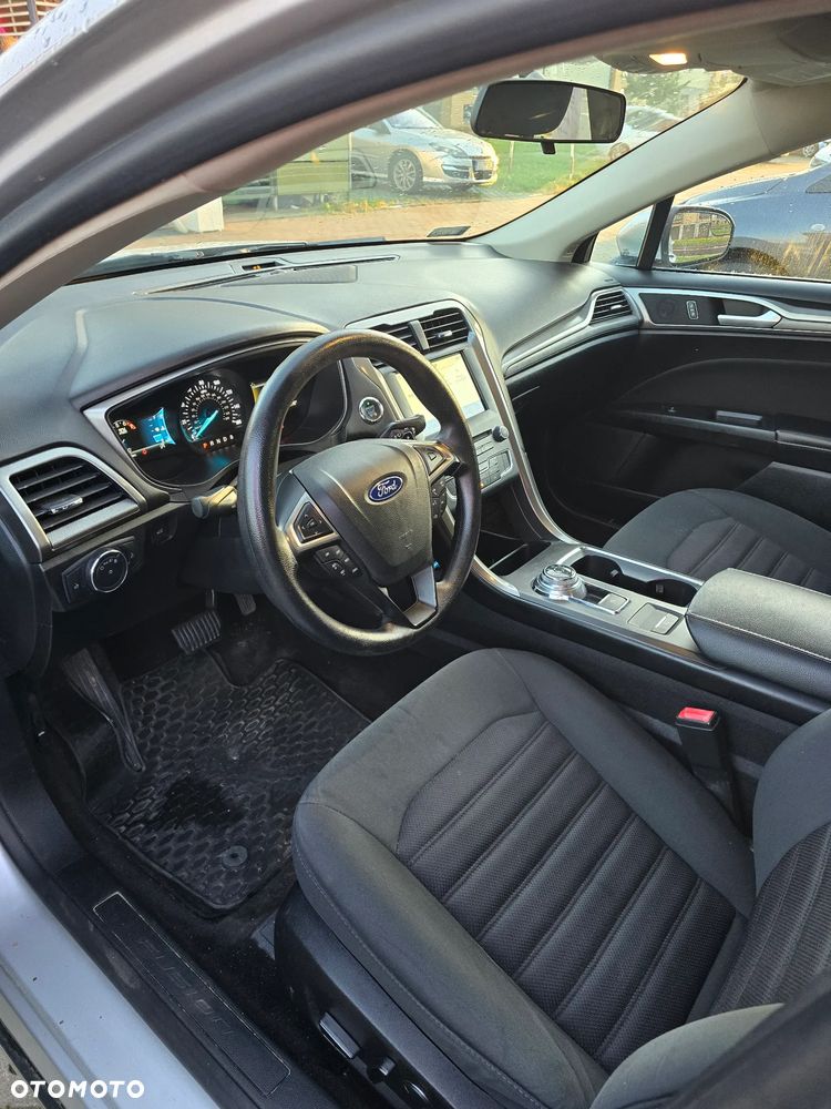 Ford Fusion - 7