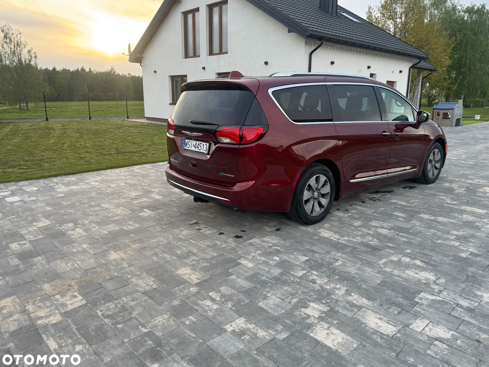 Chrysler Pacifica - 5