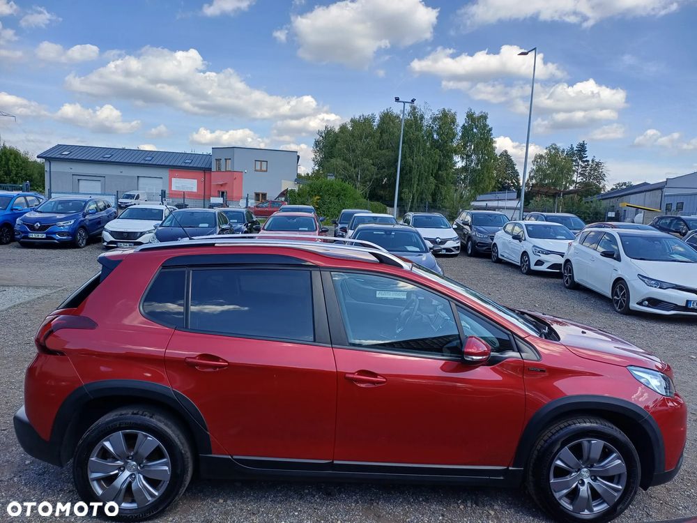 Peugeot 2008 1.2 Pure Tech GPF Signature S&S EAT6 - 7