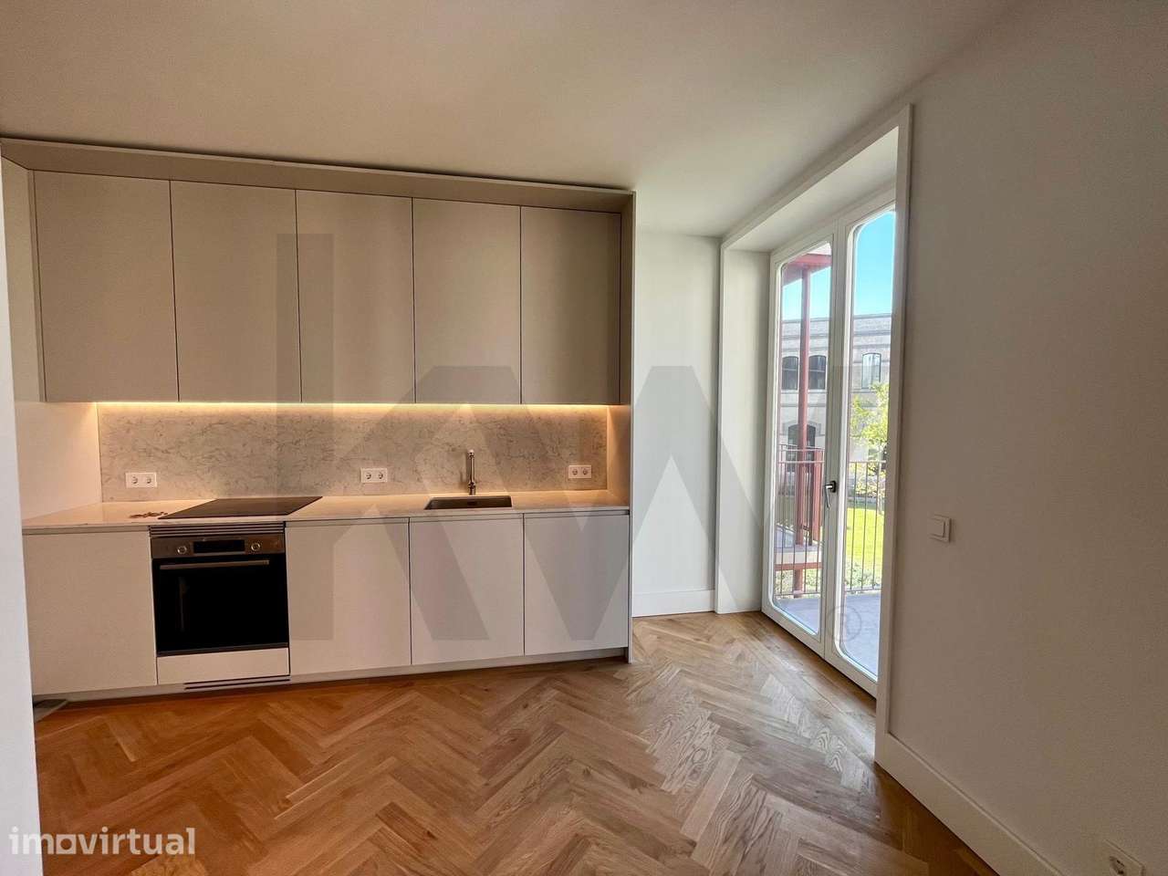 Vende-se T3 Exclusivo com Varanda – Edifício A4 (4.º Andar) - Grande imagem: 3/19