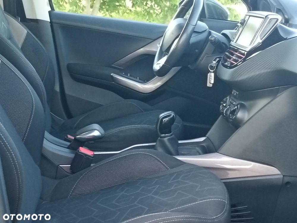 Peugeot 2008 - 18