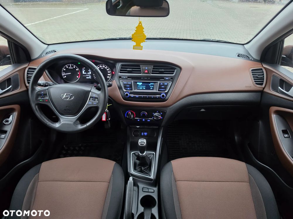 Hyundai i20 1.2 Fifa World Cup Edition - 12