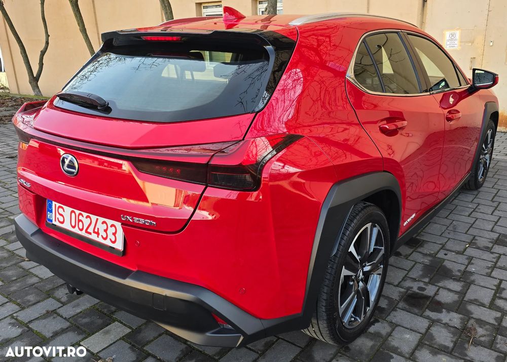 Lexus UX 250h 2.0L HEV 20H- (178 HP) 4X4 CVT Luxury - 3