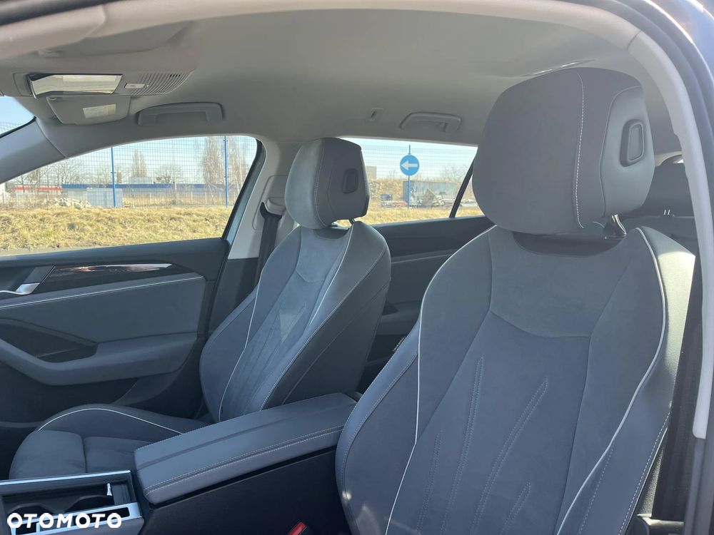 Volkswagen Passat Variant 2.0 TDI SCR Business DSG - 11