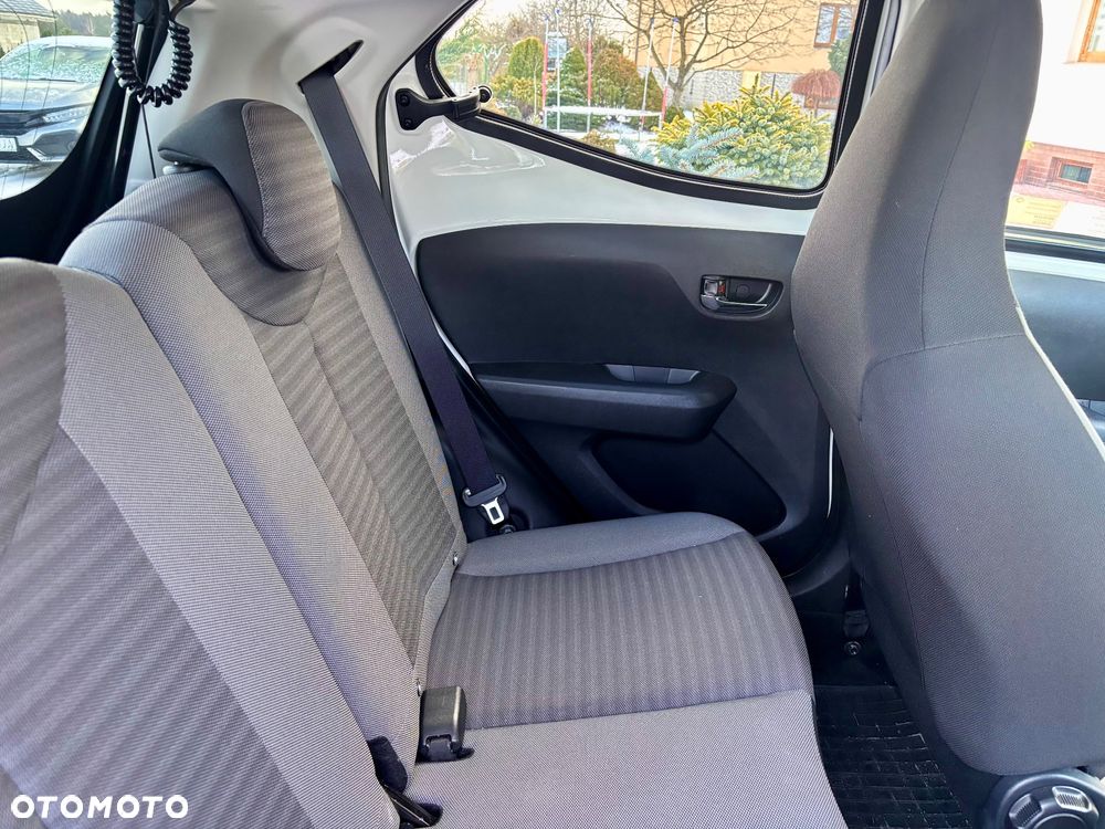 Toyota Aygo x-play - 6
