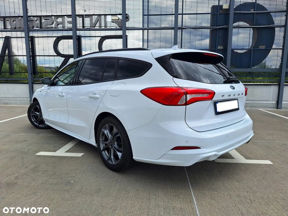 Ford Focus 1.5 EcoBoost ST-Line - 9
