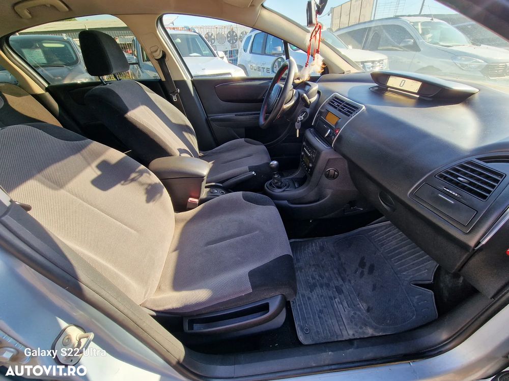 Citroën C4 1.6 HDI FAP Confort - 2