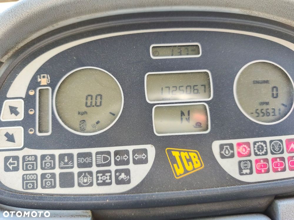 JCB Fastrac 3185 4X4 - 29