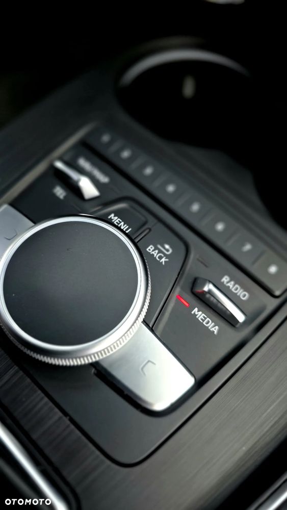 Audi A4 Allroad 2.0 TDI Quattro S tronic - 33