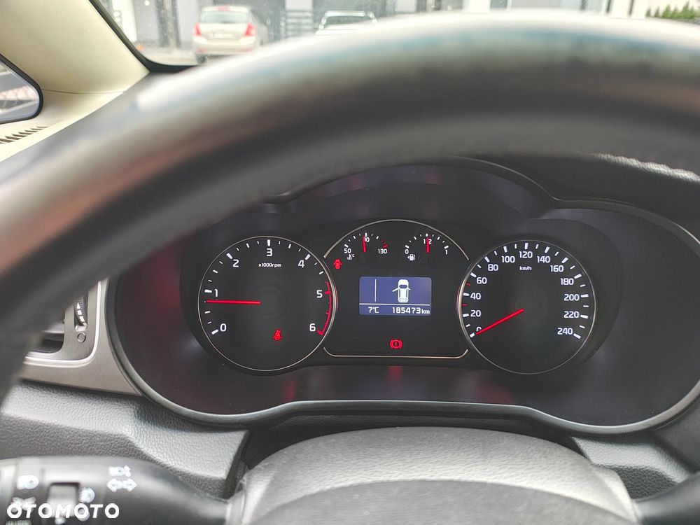 Kia Carens 1.7 CRDi L 7os - 4