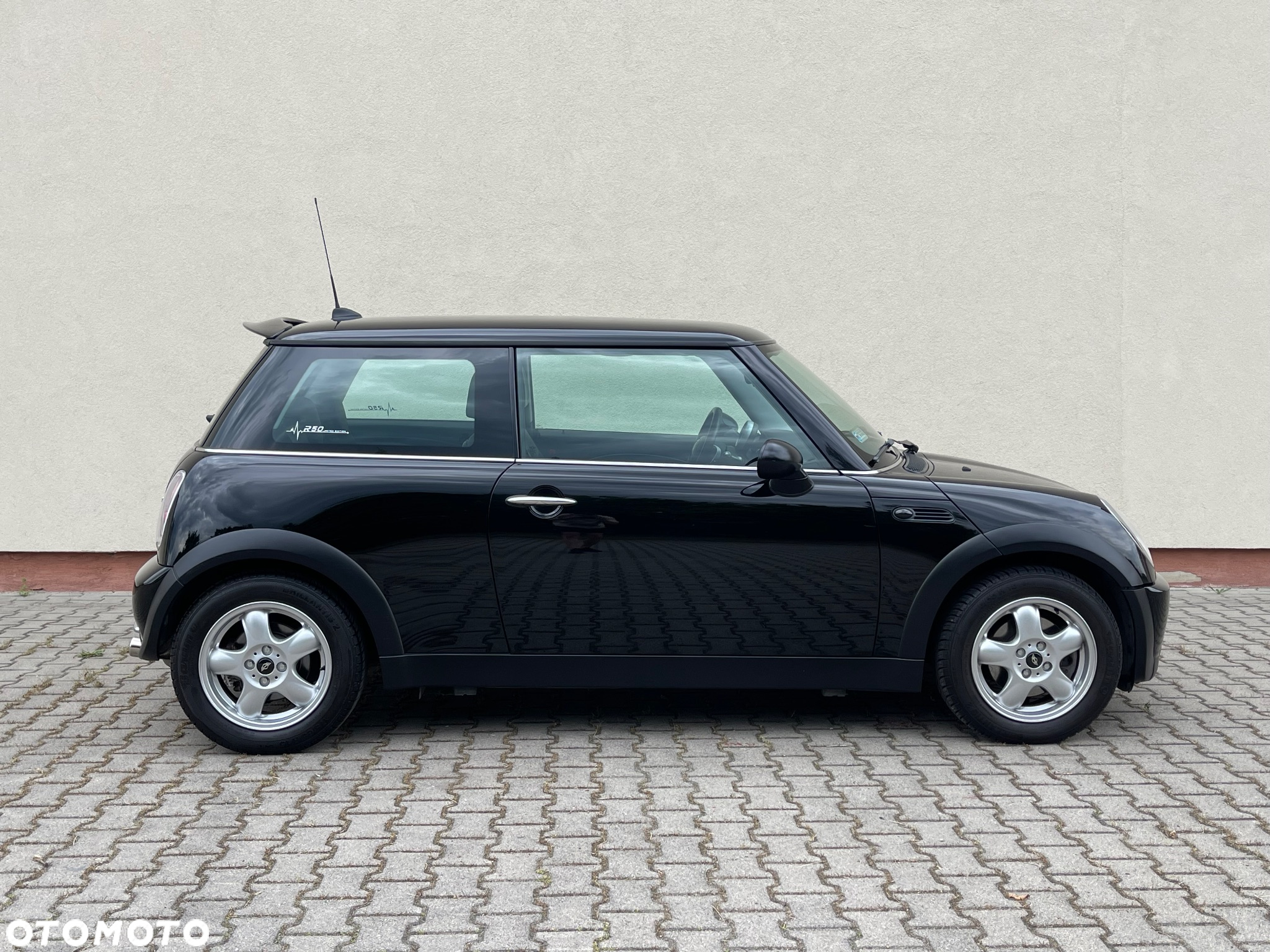 MINI ONE - 3