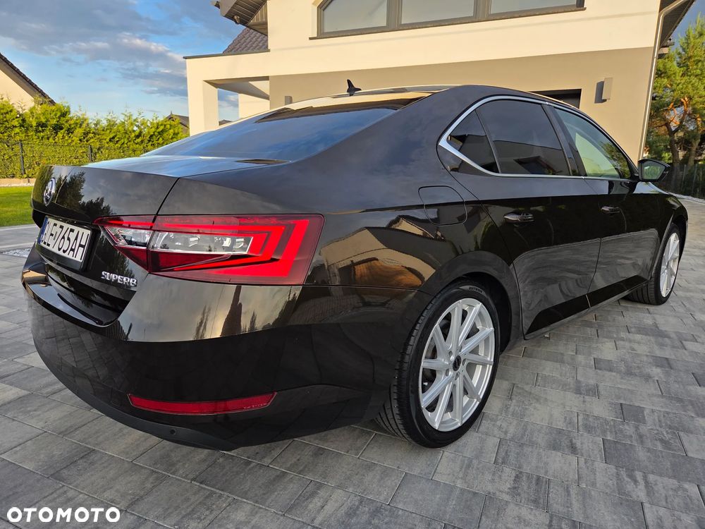 Skoda Superb 2.0 TDI DSG Premium Edition - 21
