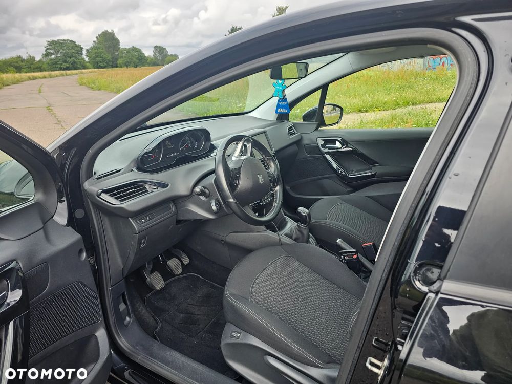 Peugeot 208 PureTech 82 Urban Move - 13