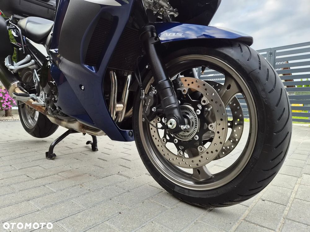 Suzuki GSX - 25