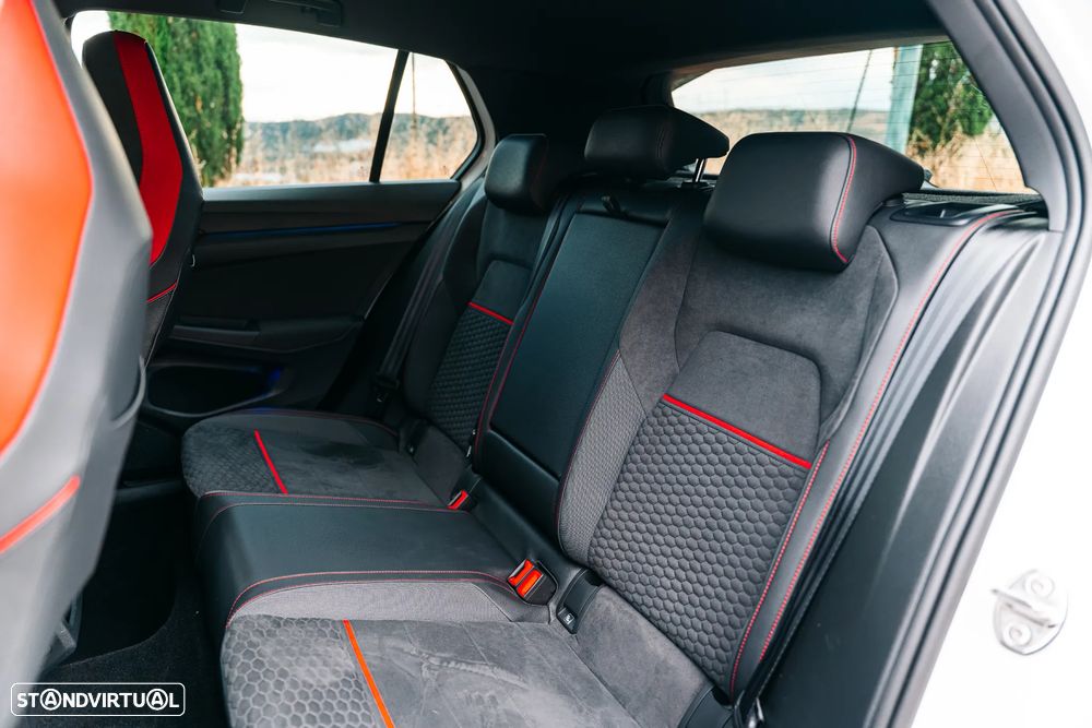 VW Golf 2.0 TSI GTI Clubsport DSG - 38