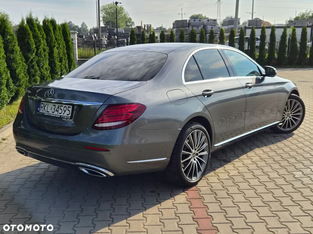 Mercedes-Benz Klasa E 220 d 9G-TRONIC - 40