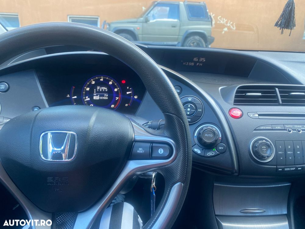 Honda Civic 1.4 i-VTEC MT Comfort - 8