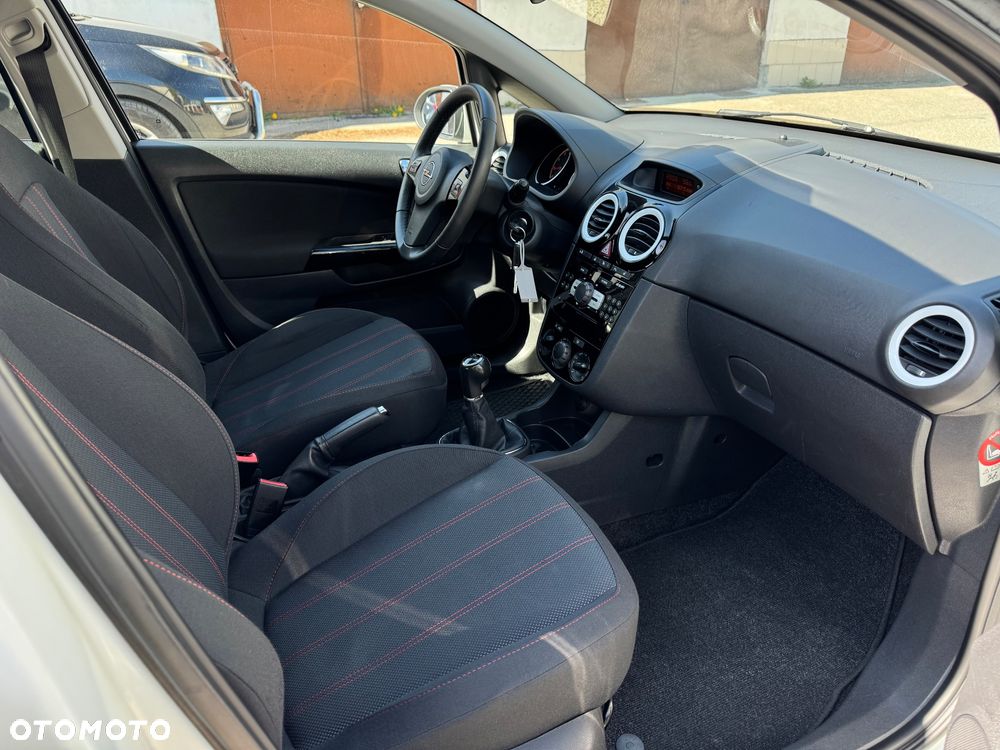 Opel Corsa 1.4 16V Graphite - 4