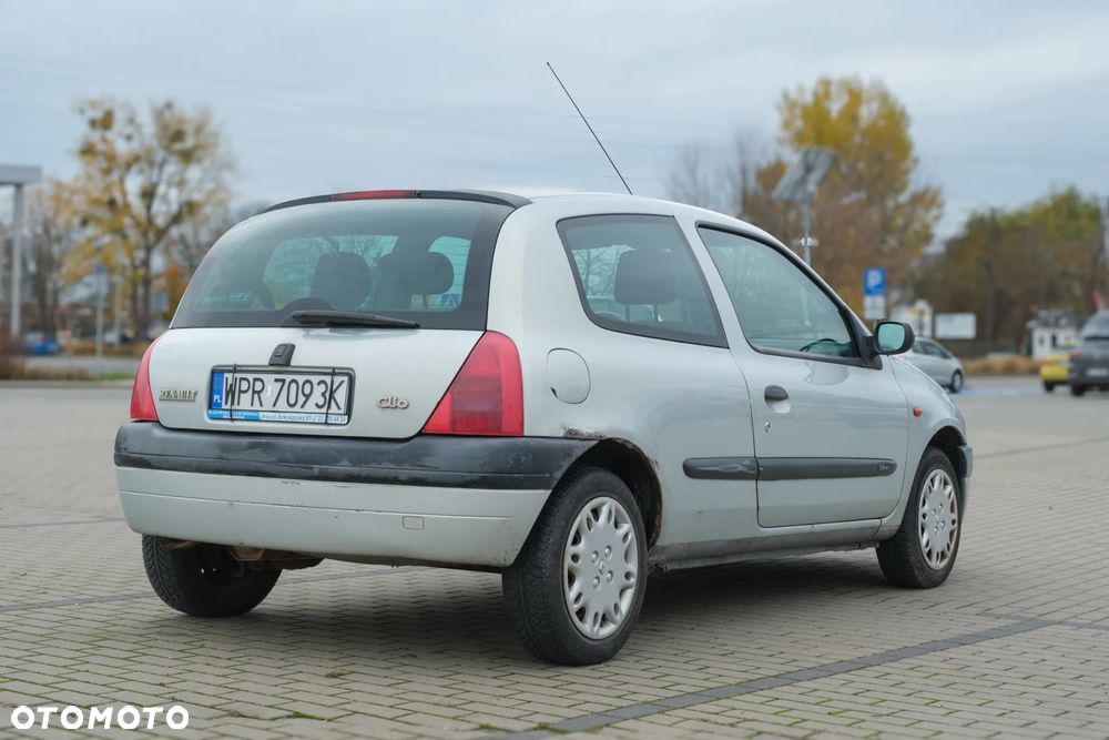 Renault Clio - 13