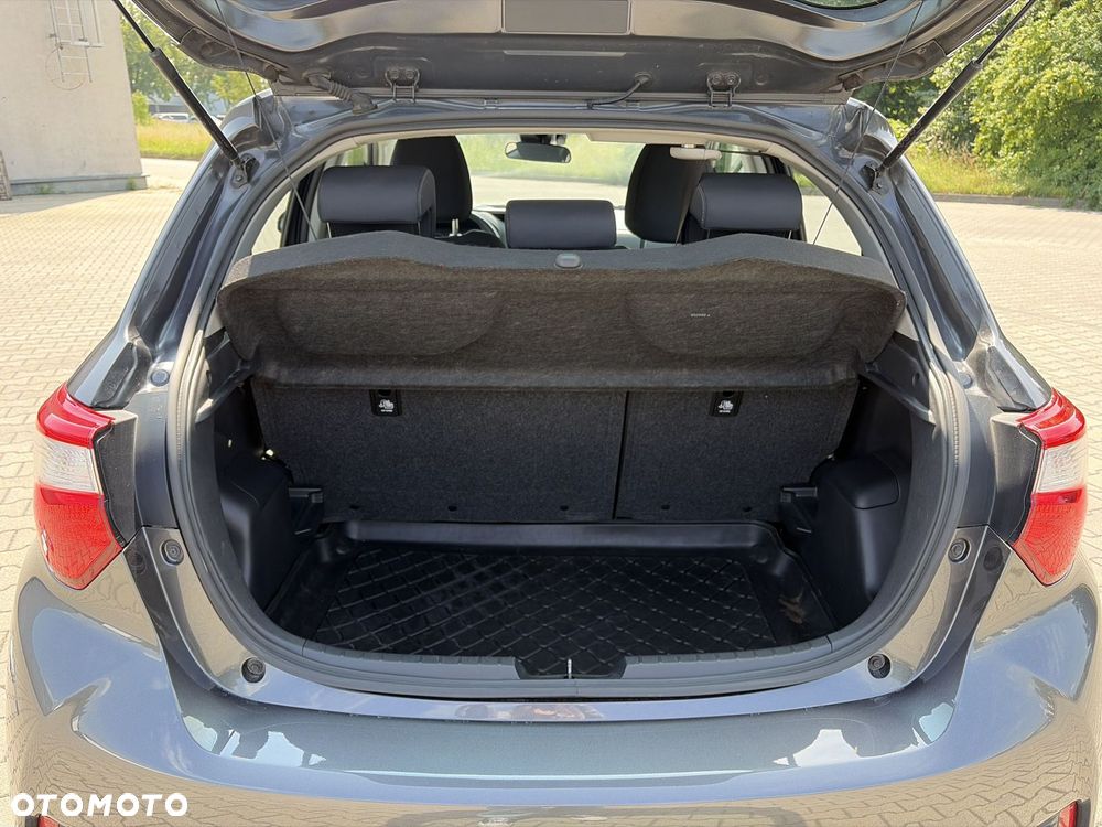 Toyota Yaris - 12