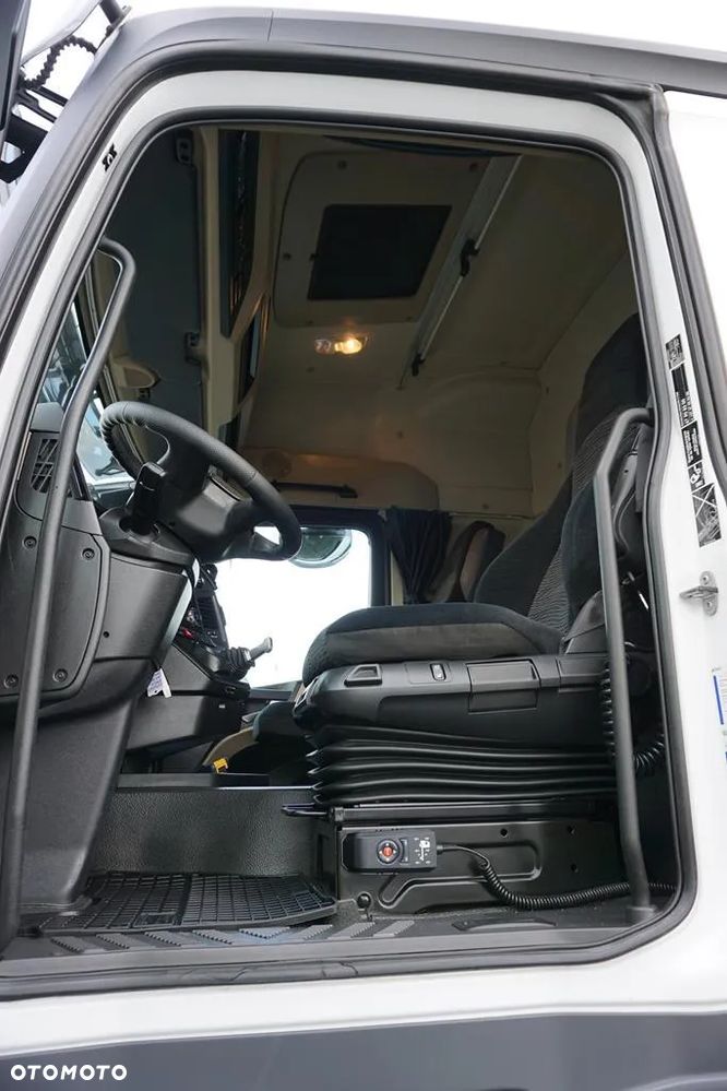 Mercedes-Benz ACTROS / 2553 / EURO 6 / CHŁODNIA + WINDA / 23 PALETY / OŚ SKRĘTNA - 7